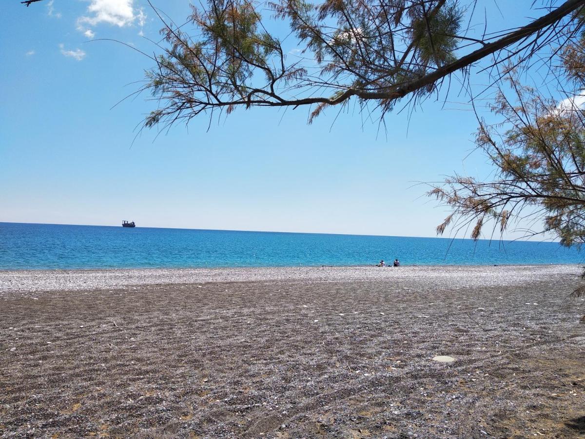 Rita Mare Seafront Villas Heated Pools Jenádi Kültér fotó