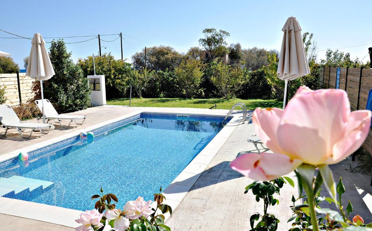 Rita Mare Seafront Villas Heated Pools Jenádi Kültér fotó