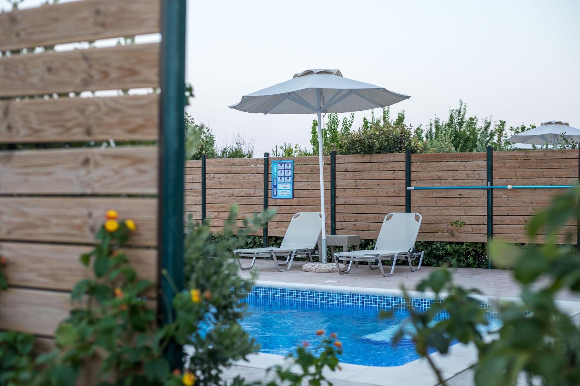 Rita Mare Seafront Villas Heated Pools Jenádi Kültér fotó