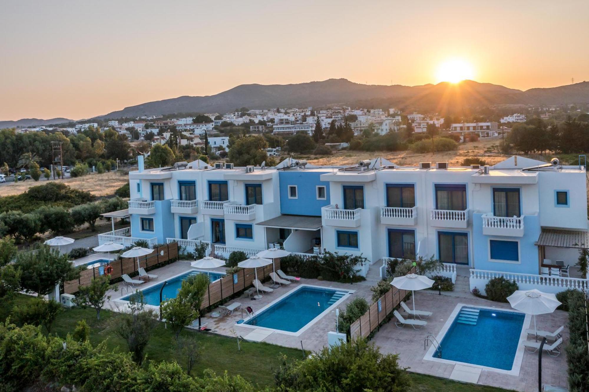 Rita Mare Seafront Villas Heated Pools Jenádi Kültér fotó